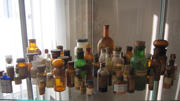 26/5-10/6/18 – Expositie: Van pilletjes en zalfjes